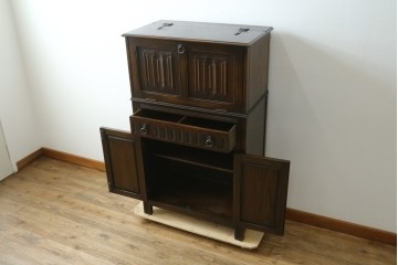 イギリスビンテージ　オーク材　ムードたっぷりのカクテルキャビネット　(R-063358)