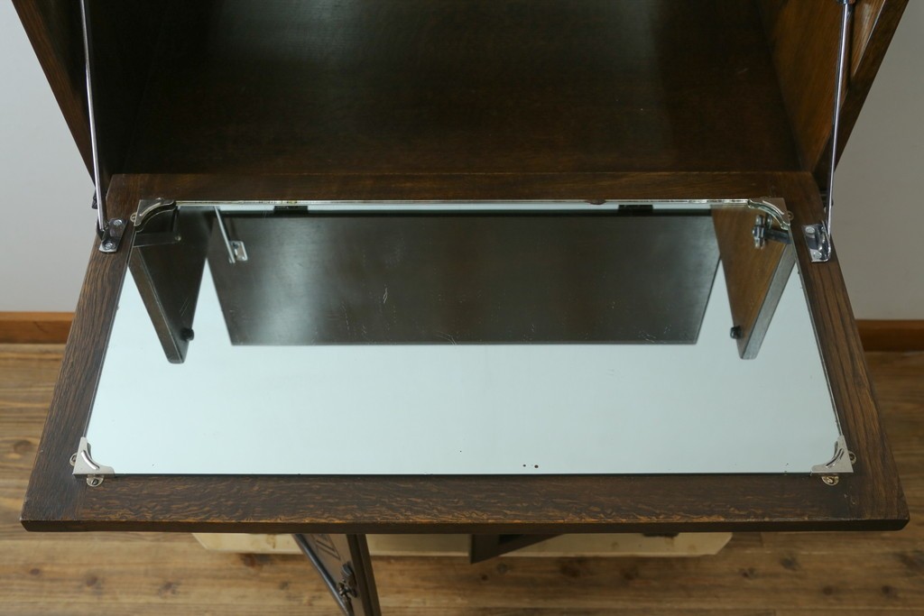 イギリスビンテージ　オーク材　ムードたっぷりのカクテルキャビネット　(R-063358)
