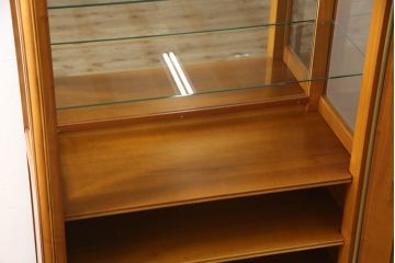 中古　フランス高級家具　MEUBLES HAY　品のある佇まいが美しいキャビネット(キュリオケース、戸棚、収納棚、飾り棚、ガラスケース)(R-063371)
