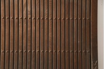 アンティーク建具　福井産　経年による風合いが味わい深い格子蔵戸1枚(引き戸、玄関戸)(R-063373)