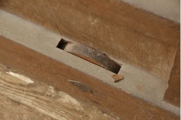 アンティーク建具　福井産　経年による風合いが味わい深い格子蔵戸1枚(引き戸、玄関戸)(R-063373)