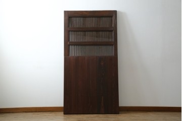 アンティーク建具　総欅(ケヤキ)材　最上級　富山産　重厚感のある馬の金具が特徴的な格子蔵戸　(R-063374)