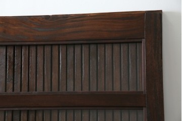 アンティーク建具　総欅(ケヤキ)材　最上級　富山産　重厚感のある馬の金具が特徴的な格子蔵戸　(R-063374)