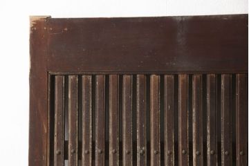 アンティーク建具　総欅(ケヤキ)材　福井産　重厚感のある佇まいが魅力の格子蔵戸1枚(玄関戸、引き戸、建具)(R-063376)