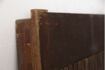 アンティーク建具　総欅(ケヤキ)材　福井産　重厚感のある佇まいが魅力の格子蔵戸1枚(玄関戸、引き戸、建具)(R-063376)