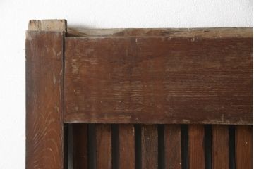 アンティーク建具　総欅(ケヤキ)材　福井産　重厚感のある佇まいが魅力の格子蔵戸1枚(玄関戸、引き戸、建具)(R-063376)