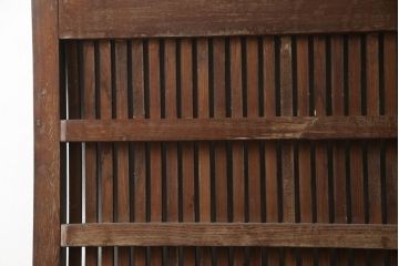 アンティーク建具　総欅(ケヤキ)材　福井産　重厚感のある佇まいが魅力の格子蔵戸1枚(玄関戸、引き戸、建具)(R-063376)