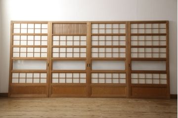 アンティーク建具　落ち着いた雰囲気が漂う裏障子付き格子戸4枚セット(ガラス帯戸、引き戸)(R-063378)