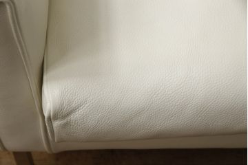 中古　アイラーセン(eilersen)　ストリームラインソファ(STREAMLINE SOFA)　本革(牛革)製　スタイリッシュなお部屋づくりにおすすめの2人掛けソファ(2P、二人掛けソファ、レザー)(R-063383)