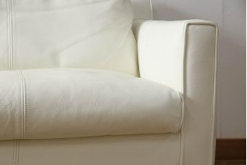 中古　アイラーセン(eilersen)　ストリームラインソファ(STREAMLINE SOFA)　本革(牛革)製　スタイリッシュなお部屋づくりにおすすめの2人掛けソファ(2P、二人掛けソファ、レザー)(R-063383)