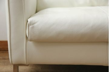 中古　アイラーセン(eilersen)　ストリームラインソファ(STREAMLINE SOFA)　本革(牛革)製　スタイリッシュなお部屋づくりにおすすめの2人掛けソファ(2P、二人掛けソファ、レザー)(R-063383)