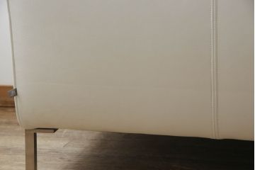中古　アイラーセン(eilersen)　ストリームラインソファ(STREAMLINE SOFA)　本革(牛革)製　スタイリッシュなお部屋づくりにおすすめの2人掛けソファ(2P、二人掛けソファ、レザー)(R-063383)