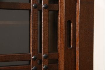 中古　国産職人手造り　タモ材　風雅　和洋どちらの空間にも馴染みやすいデザインの水屋箪笥(茶棚、茶箪笥、食器棚、キャビネット、収納棚、戸棚、引き出し)(R-063405)