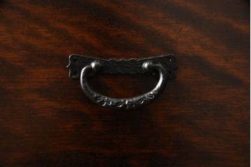 中古　希少な絶版品!　北海道勇峰工芸　和の趣あふれる二段重ね水屋箪笥(食器棚、キャビネット、戸棚、収納棚)(R-063406)