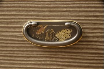 中古　美品　最高級　伝統工芸品　伝統工芸士　加藤隆康作　衣装盆も凝ったデザインの春日部桐箪笥(胴丸、四方丸、桐たんす、着物箪笥、衣装タンス、和箪笥、引き出し)(R-063409)