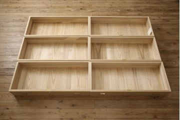 中古　モダンデザイン　加茂箪笥　坂上政芳作　シンプルで洗練された佇まいが魅力的な総桐箪笥(胴厚、小袖タンス、桐たんす、和タンス、引き出し、衣装タンス)(R-063410)
