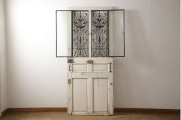 アンティーク建具　フランスアンティーク　特大サイズ　おしゃれなアクセントになるロートアイアンフェンス付きドア1枚(扉、木製ドア、玄関ドア、建具)(R-063412)