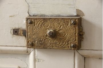 アンティーク建具　フランスアンティーク　特大サイズ　おしゃれなアクセントになるロートアイアンフェンス付きドア1枚(扉、木製ドア、玄関ドア、建具)(R-063412)