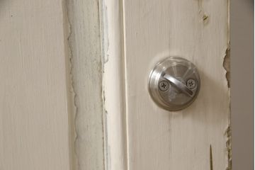 アンティーク建具　フランスアンティーク　特大サイズ　おしゃれなアクセントになるロートアイアンフェンス付きドア1枚(扉、木製ドア、玄関ドア、建具)(R-063412)