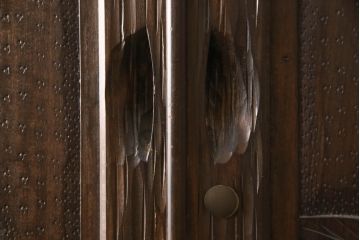 中古　軽井沢彫り　牡丹の彫刻が上品な雰囲気を醸し出す着物箪笥(和タンス、衣装箪笥、整理箪笥、引き出し、収納たんす)(R-063415)
