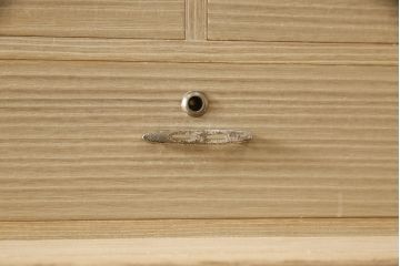 中古　桑材　縁取り　モダンデザイン　和モダンな空間づくりに活躍する加茂桐箪笥(並厚、桐たんす、和タンス、引き出し、衣装タンス、チェスト)(R-063417)