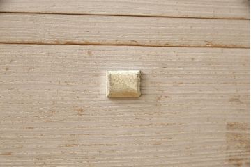 中古　桑材　縁取り　モダンデザイン　和モダンな空間づくりに活躍する加茂桐箪笥(並厚、桐たんす、和タンス、引き出し、衣装タンス、チェスト)(R-063417)