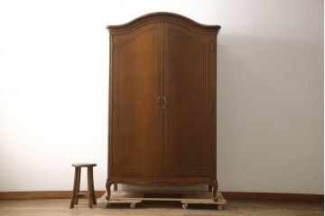 中古　DREXEL HERITAGE(ドレクセルヘリテイジ)　Touraine(ツーレイン)　流れるような曲線が美しいワードローブ(衣装タンス、洋服タンス、収納棚)(定価約100万円)(R-063430)