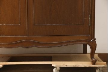 中古　DREXEL HERITAGE(ドレクセルヘリテイジ)　Touraine(ツーレイン)　流れるような曲線が美しいワードローブ(衣装タンス、洋服タンス、収納棚)(定価約100万円)(R-063430)