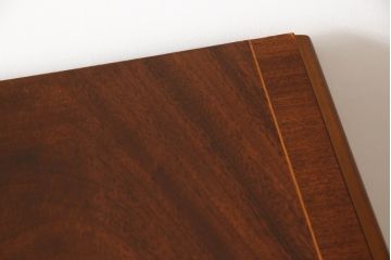 イギリスビンテージ　マホガニー材　飴色の木肌が美しい!!クラシカルな佇まいの小振りなチェスト(引き出し、サイドチェスト、サイドボード、ヴィンテージ)(R-063440)