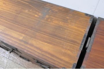 和製アンティーク　希少　珍品　特注金具　左三つ巴金具　特注!!上手物!!　迫力のある金具が存在感を放つ総桐観音箪笥(桐箪笥、桐たんす、衣装タンス、収納たんす、時代箪笥、引き出し)(R-063444)