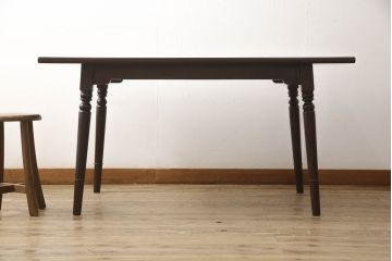 中古　松本民芸家具　クラシカルな雰囲気のA型食卓(ダイニングテーブル、ワークデスク、作業台、4人掛け)(定価約21万円)(R-063447)