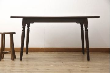 中古　松本民芸家具　クラシカルな雰囲気のA型食卓(ダイニングテーブル、ワークデスク、作業台、4人掛け)(定価約21万円)(R-063447)