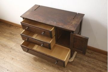 中古　リメイク家具　北海道民芸家具　上質な作りが魅力のサイドキャビネット(リビングボード、引き出し、チェスト、テレビ台)(R-063448)