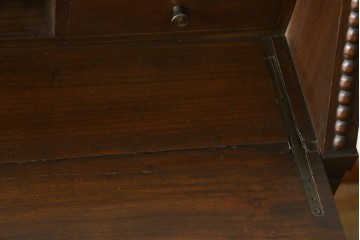 アメリカヴィンテージ　DREXEL HERITAGE(ドレクセルヘリテイジ)　アメリカ輸入モデル　ESPERANTO(エスペラント)　品のある佇まいが魅力的なライティングビューロー　(R-063449)