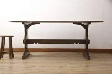 イギリスビンテージ　ERCOL(アーコール)　クラシカルな雰囲気漂うダイニングテーブル(4人掛け、6人掛け、食卓、ヴィンテージ)(R-063453)