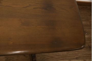イギリスビンテージ　ERCOL(アーコール)　クラシカルな雰囲気漂うダイニングテーブル(4人掛け、6人掛け、食卓、ヴィンテージ)(R-063453)