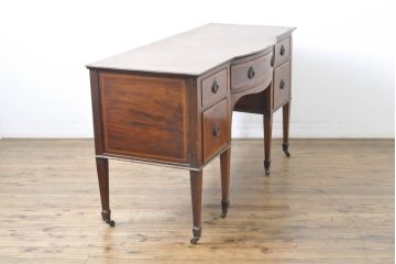 イギリスアンティーク ペイント仕上げ限定 曲線を描くデザインがエレガントなドレッサーサイドボード(両袖机、ニーホールデスク、ワークデスク、在宅ワーク用、在宅用、引き出し)(R-063456)