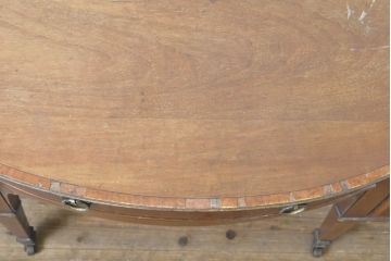 イギリスアンティーク ペイント仕上げ限定 曲線を描くデザインがエレガントなドレッサーサイドボード(両袖机、ニーホールデスク、ワークデスク、在宅ワーク用、在宅用、引き出し)(R-063456)