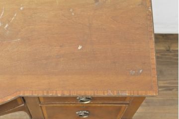 イギリスアンティーク ペイント仕上げ限定 曲線を描くデザインがエレガントなドレッサーサイドボード(両袖机、ニーホールデスク、ワークデスク、在宅ワーク用、在宅用、引き出し)(R-063456)