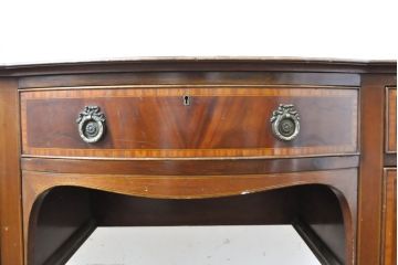 イギリスアンティーク ペイント仕上げ限定 曲線を描くデザインがエレガントなドレッサーサイドボード(両袖机、ニーホールデスク、ワークデスク、在宅ワーク用、在宅用、引き出し)(R-063456)