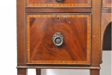 イギリスアンティーク ペイント仕上げ限定 曲線を描くデザインがエレガントなドレッサーサイドボード(両袖机、ニーホールデスク、ワークデスク、在宅ワーク用、在宅用、引き出し)(R-063456)