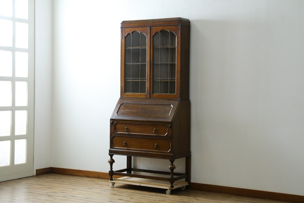 イギリスアンティーク　オーク材　ステンドグラス入りのビューローブックケース　(R-063457)