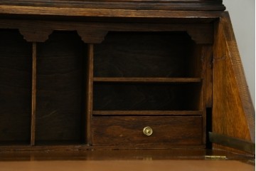 イギリスアンティーク　オーク材　ステンドグラス入りのビューローブックケース　(R-063457)