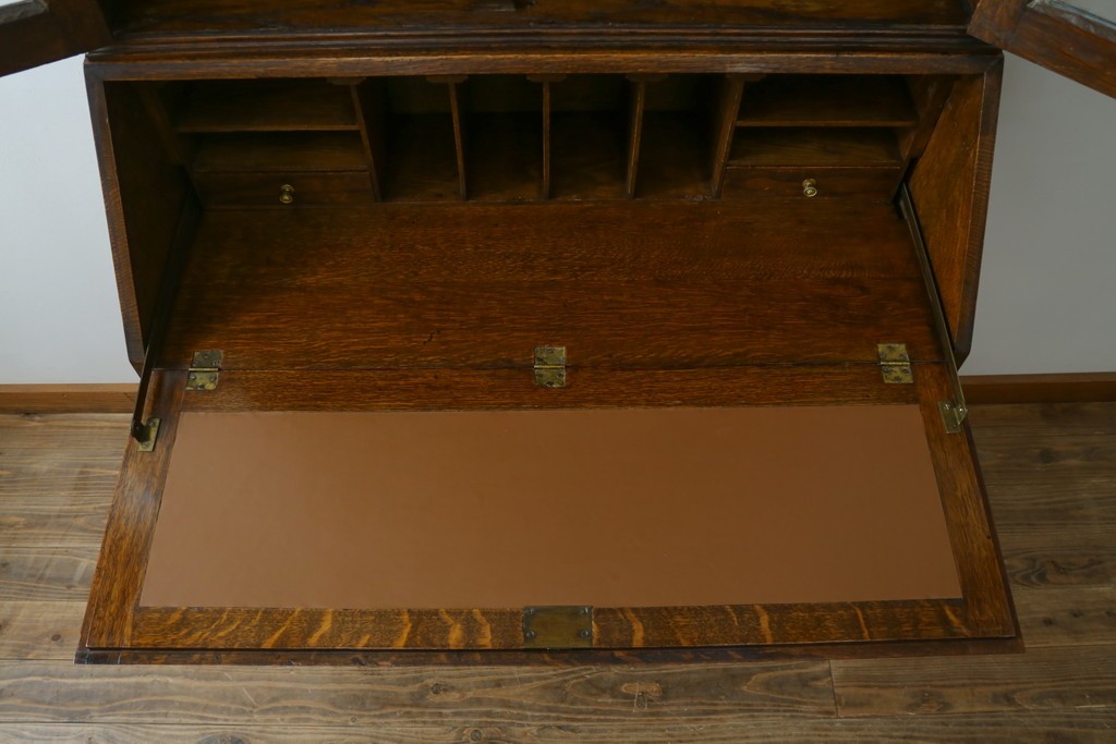 イギリスアンティーク　オーク材　ステンドグラス入りのビューローブックケース　(R-063457)