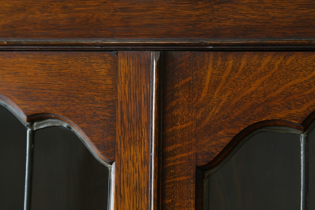 イギリスアンティーク　オーク材　ステンドグラス入りのビューローブックケース　(R-063457)