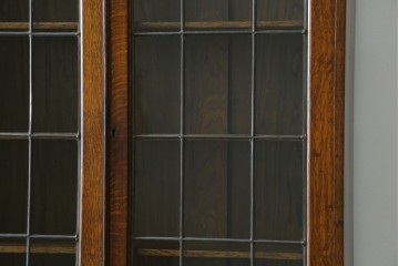イギリスアンティーク　オーク材　ステンドグラス入りのビューローブックケース　(R-063457)