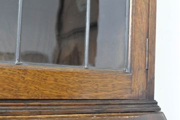 イギリスアンティーク　オーク材　ステンドグラス入りのビューローブックケース(キャビネット、収納棚、戸棚、本箱、ワークデスク、ライティングビューロー、在宅ワーク、在宅用)(R-063457)