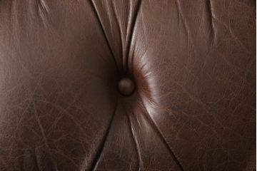 イギリスビンテージ　本革　Winchester Furniture(ウィンチェスター・ファニチャー)　ボリューム感たっぷりのチェスターフィールドソファ(三人掛けソファ、3人掛け、3P、ヴィンテージ、レザー)(R-063460)