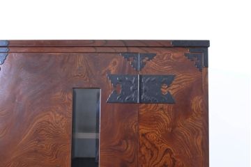 中古　美品　最高級　特注品　岩谷堂箪笥　龍の手打ち金具が存在感を放つ収納棚(戸棚、キャビネット、下駄箱、靴箱、シューズボックス、上下バラ売り可能)(R-063462)