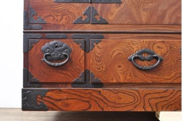 中古　美品　最高級　特注品　岩谷堂箪笥　龍の手打ち金具が存在感を放つ収納棚(戸棚、キャビネット、下駄箱、靴箱、シューズボックス、上下バラ売り可能)(R-063462)